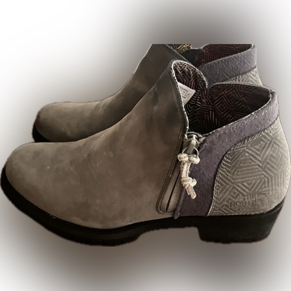 The North Face BridgetonZip Bootie. Dark Gull Grey/TNF Black. Size 9 - Picture 1 of 14
